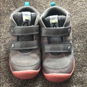 Girls Velcro shoes/boots